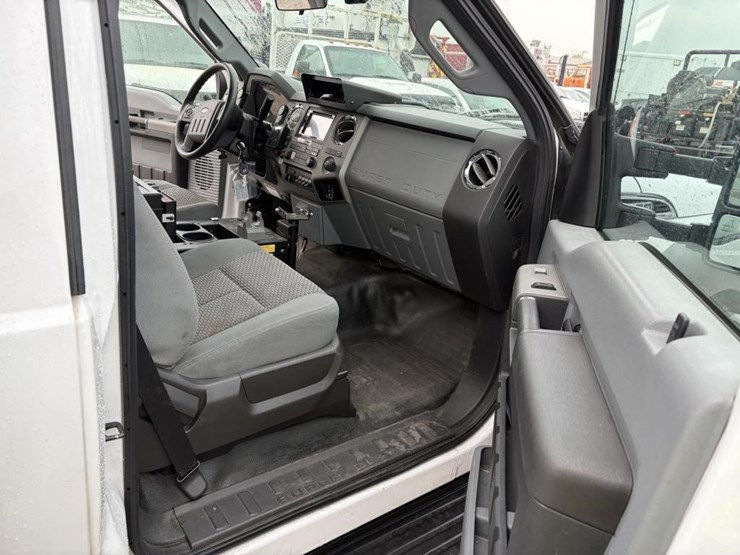 2016-ford-f550-image-11