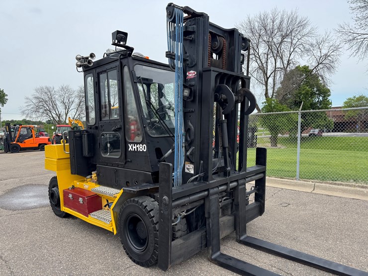 #108-•-2017-taylor-xh180-diesel-forklift-image-3