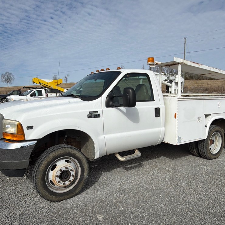 2001 FORD F550