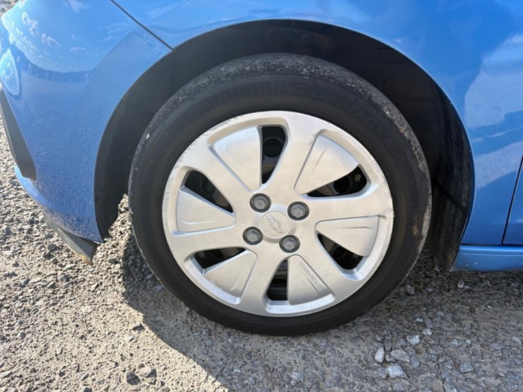 #30904-•-2016-chevrolet-spark-ls-cvt-hatchback-image-8