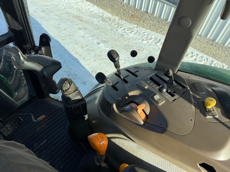 2016-john-deere-5100e-image-21