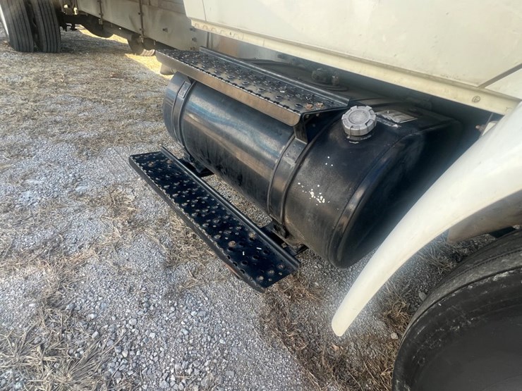 #30907-•-2008-international-durastar-4300m7-24'-single-axle-image-11