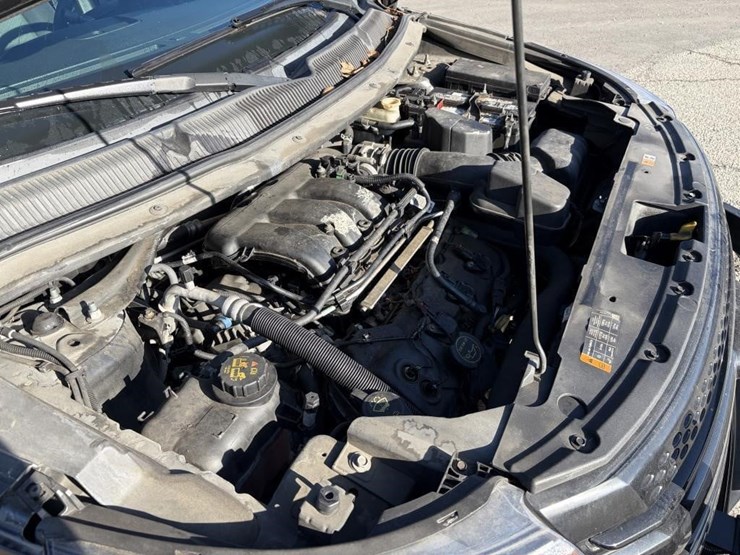 2015-ford-explorer-image-7