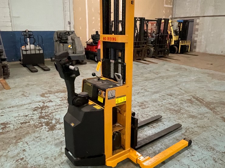 #226-•-big-joe-pdi-20-walk-behind-stacker-image-5