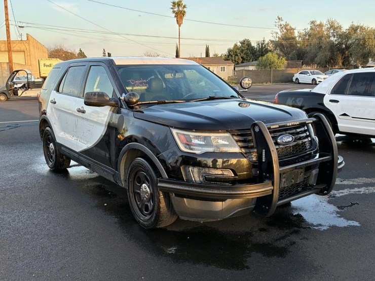 2019-ford-explorer-image-2