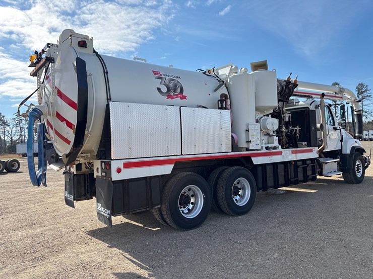 2016-freightliner-114sd-image-40