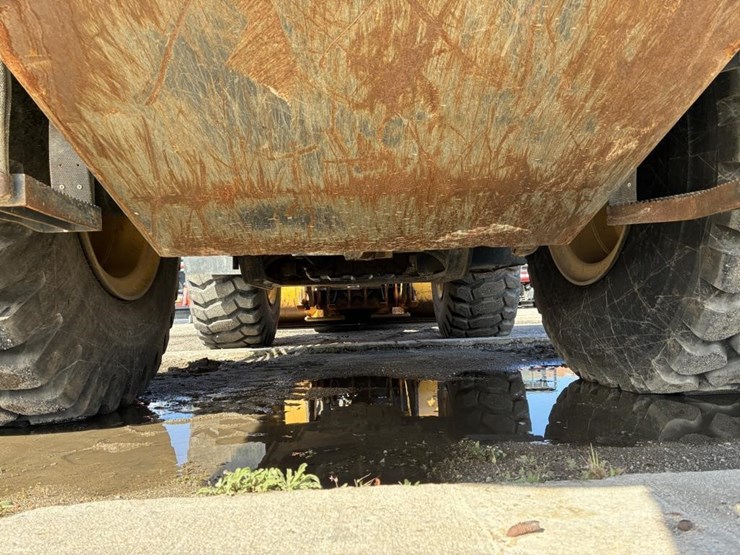 2017-komatsu-wa380-8-image-13