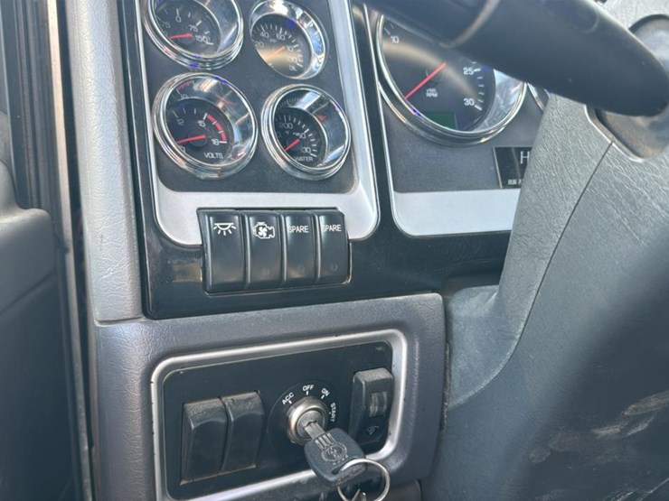 #119-•-2018-kenworth-log-truck-image-58