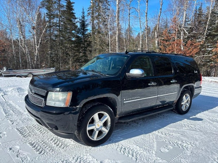 2009-chevrolet-suburban-image-1