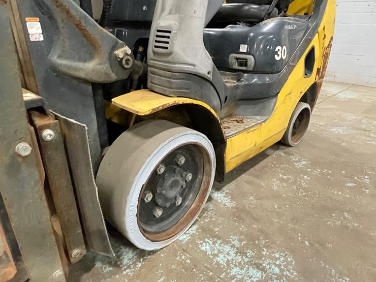 #169-•-2013-komatsu-30-propane-forklift-image-14