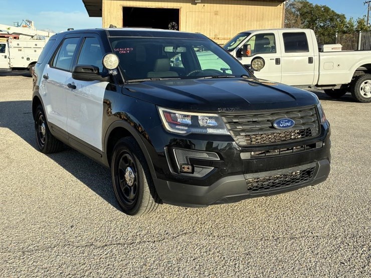2018-ford-explorer-image-2