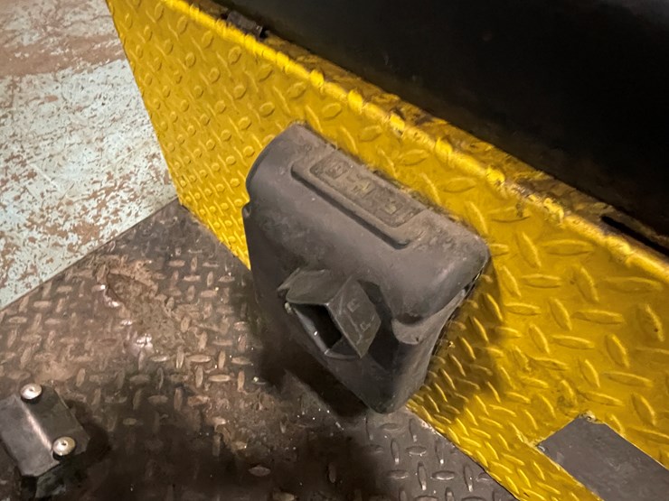 #192-•-textron-e-z-go-electric-warehouse-vehicle-image-10