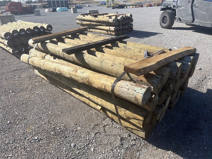 #23871-•-bundle-of-(28)-wooden-posts-image-3