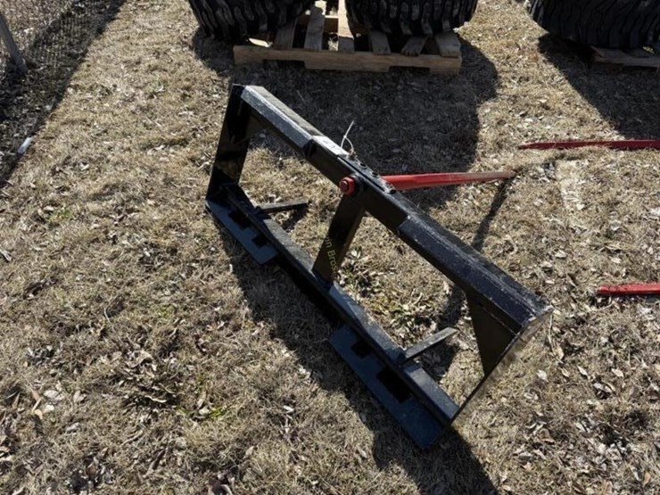 new-kivel-universal-attach-bale-spear-image-2