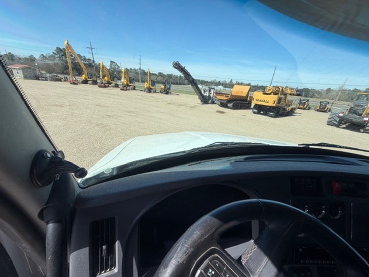 2024-kenworth-t880-image-56