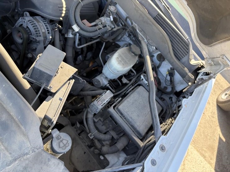 2016-chevrolet-2500-image-18