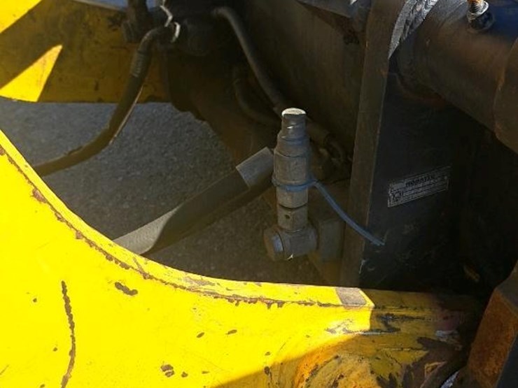 2011-komatsu-wa80-image-29