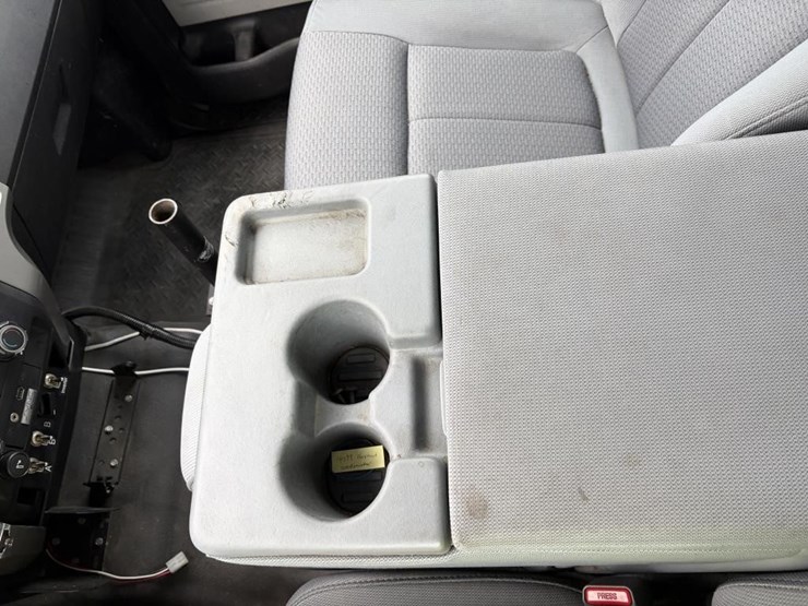 2011-ford-f150-xlt-image-18