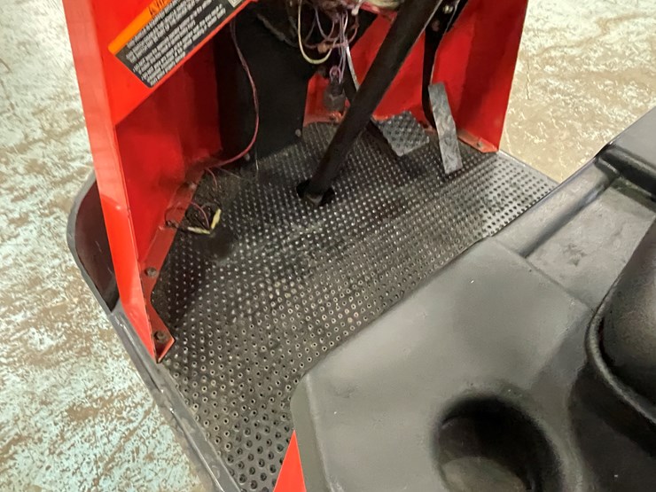 #190-•-2017-taylor-dunn-huskey-ii-electric-warehouse-vehicle-image-28