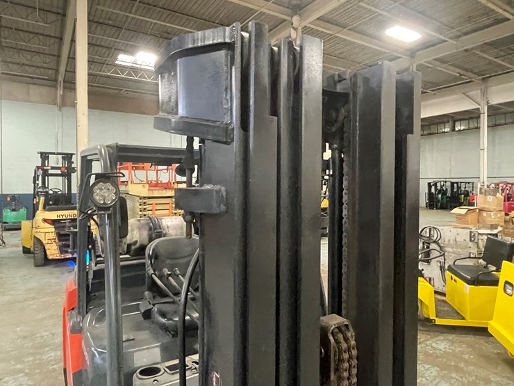 #175-•-2015-toyota-propane-forklift-image-26