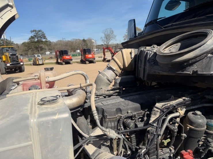 2024-kenworth-t880-image-68