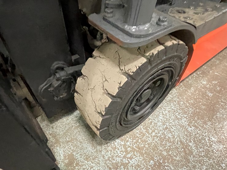 #171-•-2016-toyota-electric-forklift-image-15