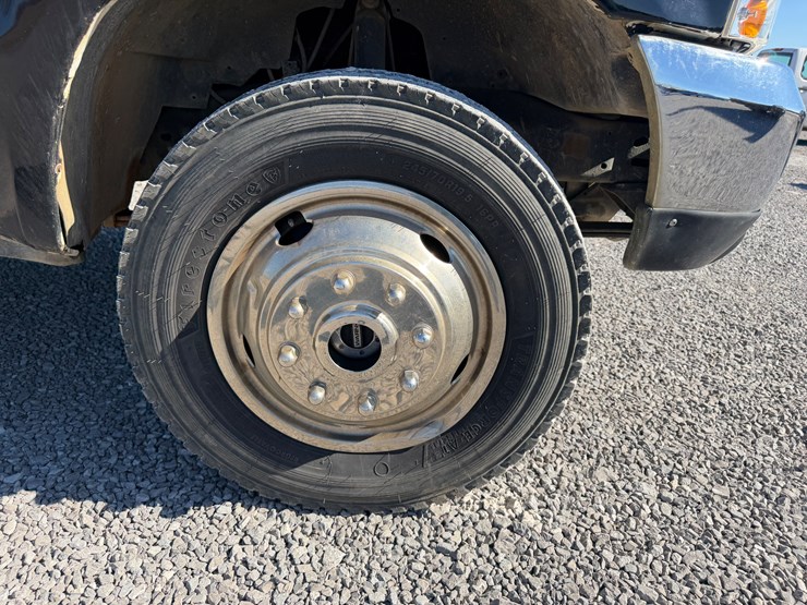 2000-ford-f550-xl-image-9