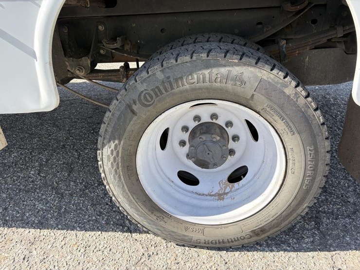 2020-ford-f550-image-5