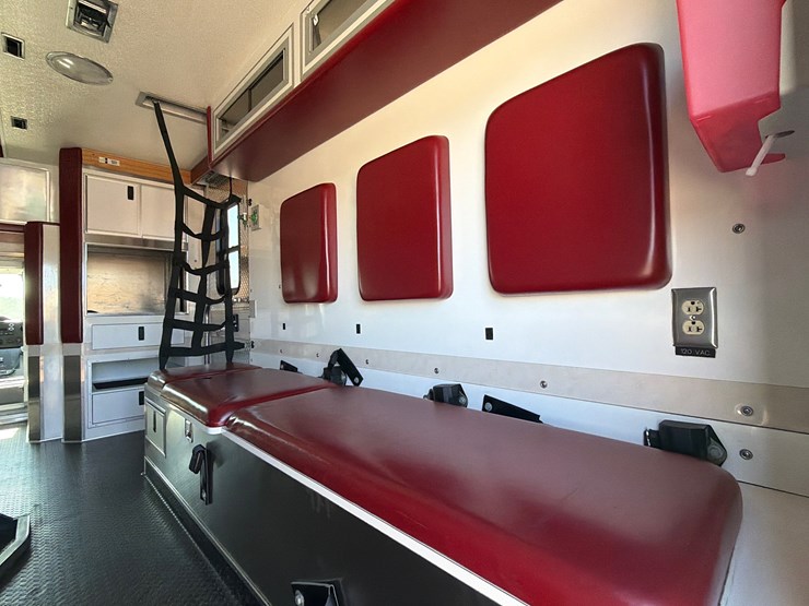 2018-ford-e450-image-13