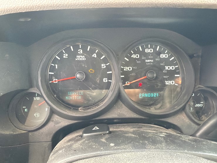 2013-chevrolet-silverado-1500-image-17