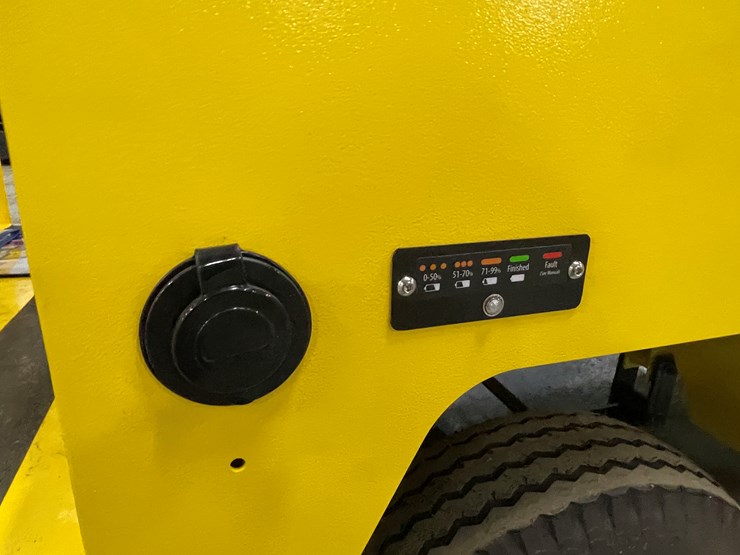 #187-•-columbia-payloader-electric-utility-vehicle-(new-old-stock-2022)-image-15