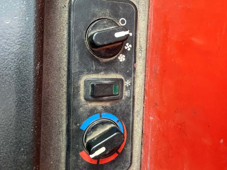 #129-•-2018-skyjack-sj843-telehandler-image-51