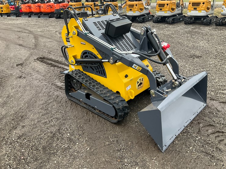 #1009-•-unused-landhero-t460-mini-skid-steer-loader-image-6