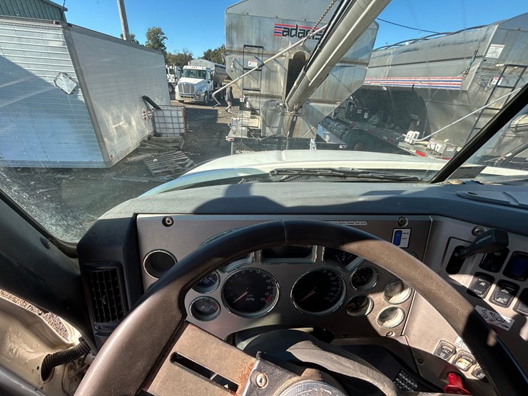 2012-mack-tender-truck-w/adams-rear-discharge-bed-auger-image-69