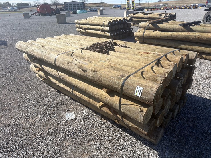 #23794-•-bundle-of-(28)-wooden-posts-image-3