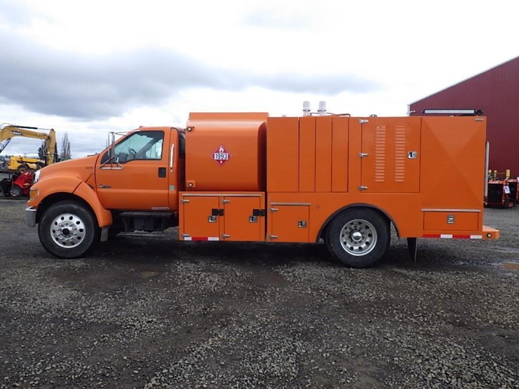 2004-ford-f650-image-8