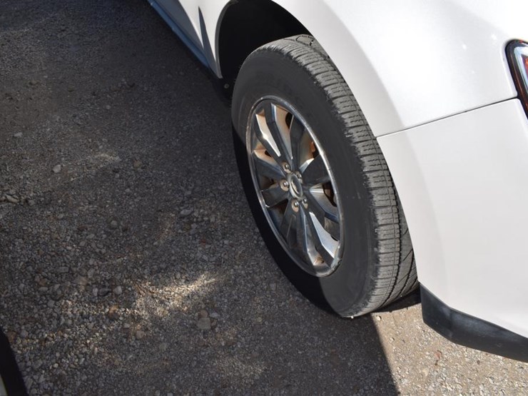 2010-ford-edge-image-3