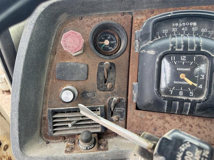 1985-ford-ltl9000-image-39