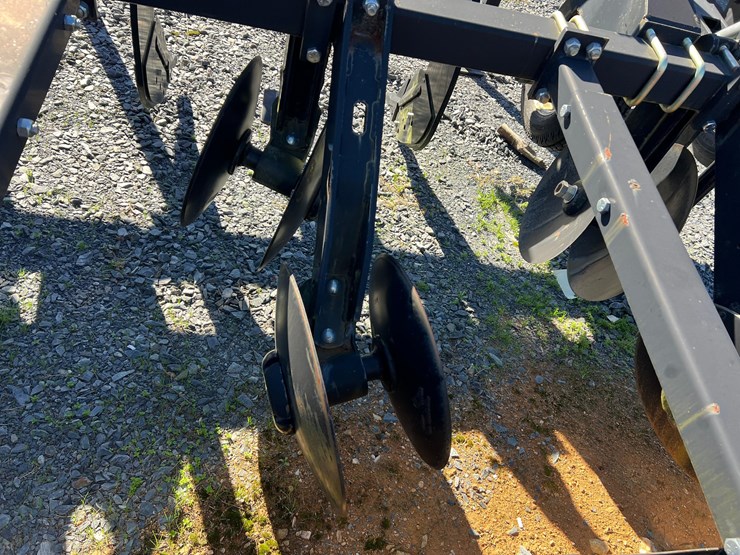 2021-white-251-image-8