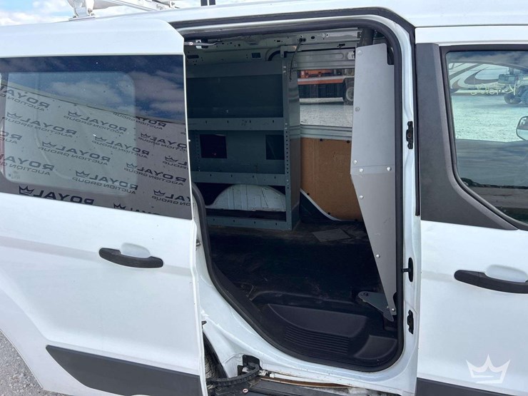 2015-ford-transit-connect-image-17