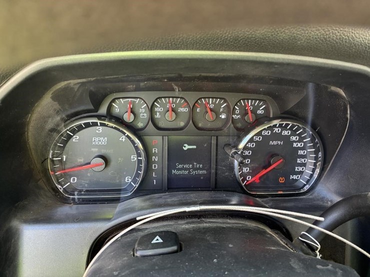 2018-chevrolet-2500-image-16