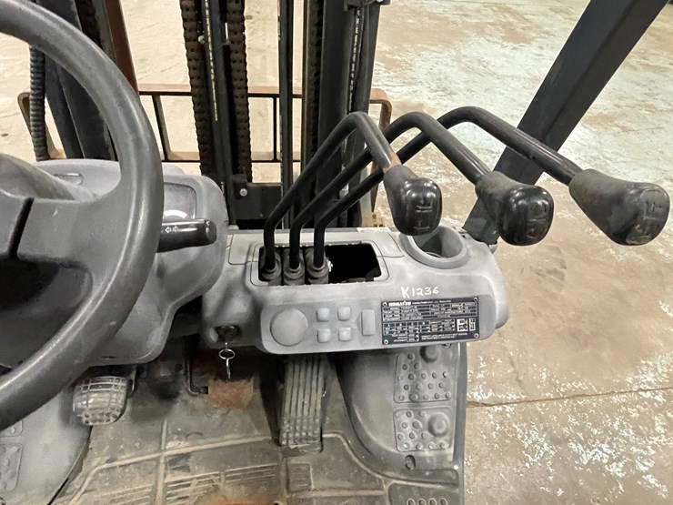 #169-•-2013-komatsu-30-propane-forklift-image-31