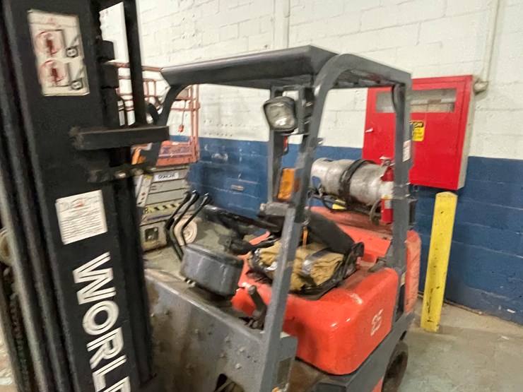 #170-•-world-lift-254-propane-forklift-image-12