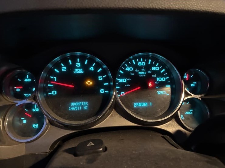 2010-chevrolet-2500hd-image-14