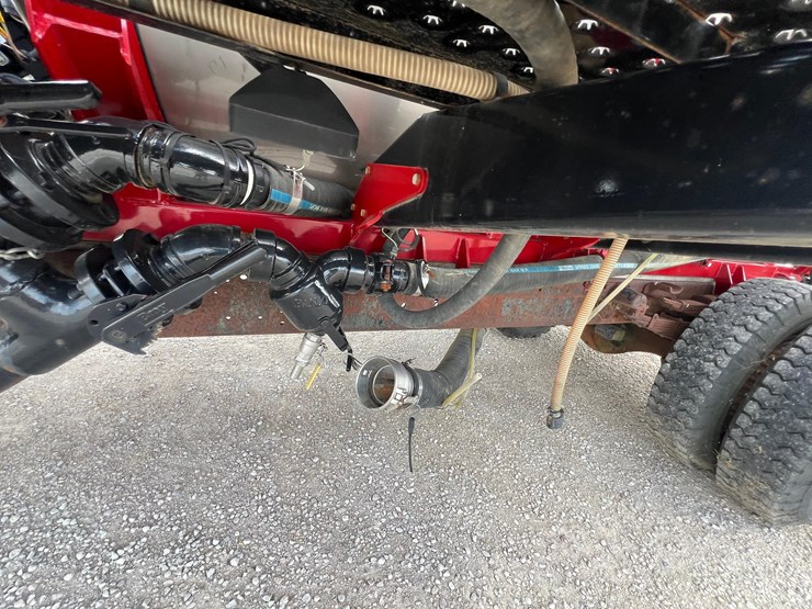 case-610-sprayer-system-2000-gallons-image-49