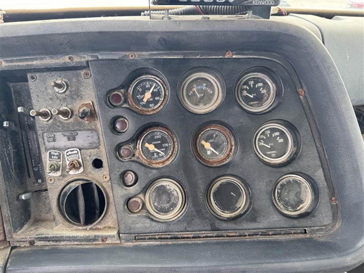 1985-ford-ltl9000-image-43