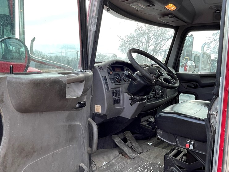 2018-peterbilt-337-image-67