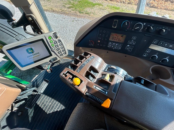 2004-john-deere-8320-image-49