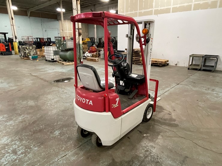 #185-•-toyota-7-runner-electric-forklift-image-5