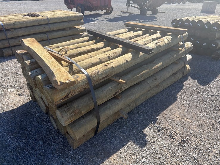 #23871-•-bundle-of-(28)-wooden-posts-image-2